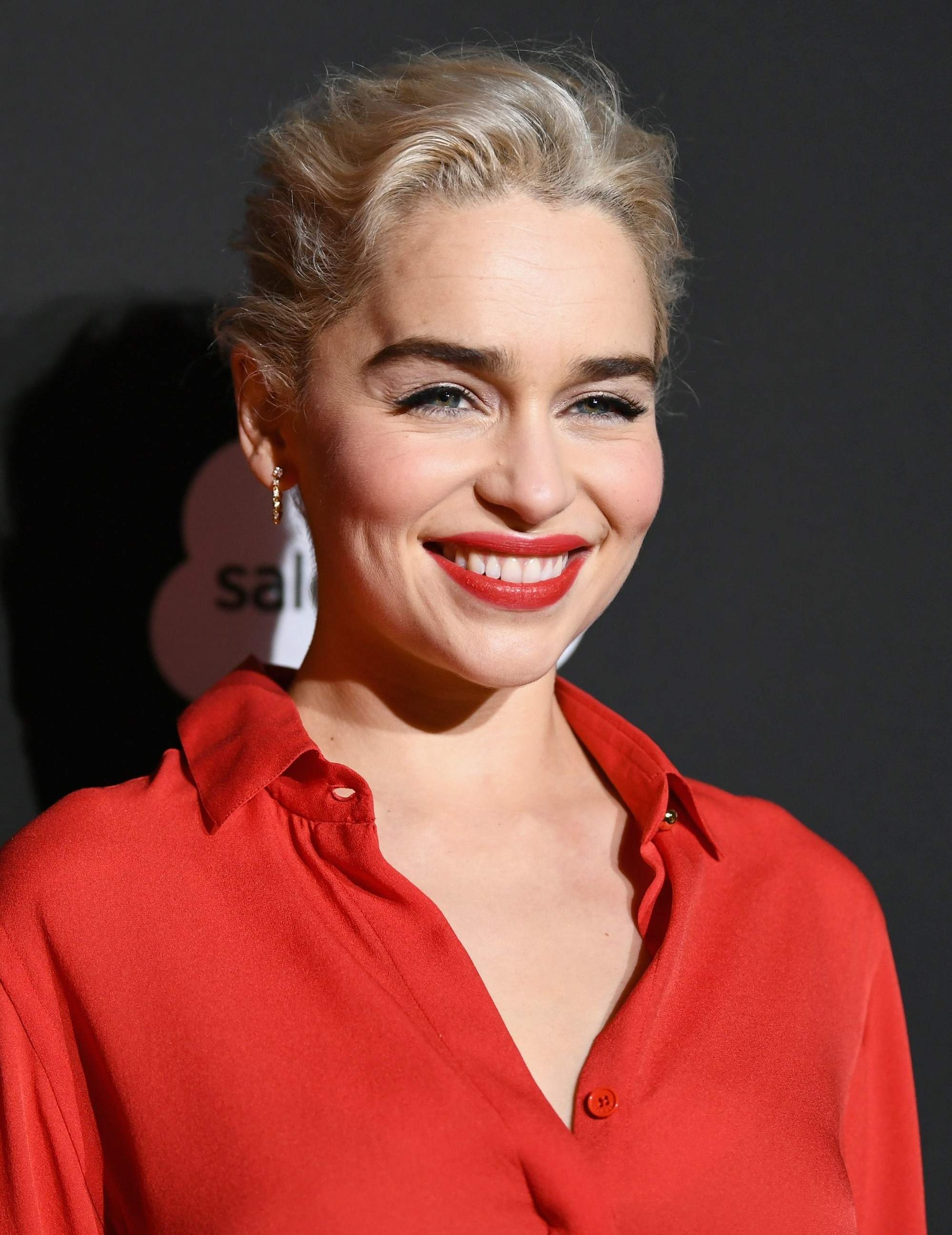 Emilia clarke. Эмилия Кларк с красной помадой. Эмилия Кларк помада. Эмилия Кларк ред hair. Эмилия Кларк рыжая.