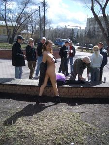 Nude in Public - Crowd Pleaser!q6xg692agc.jpg
