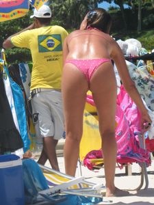 Beach-Voyeur-Sexy-Girls-Bikini-%2864-Pics%29-z7aixjsu22.jpg